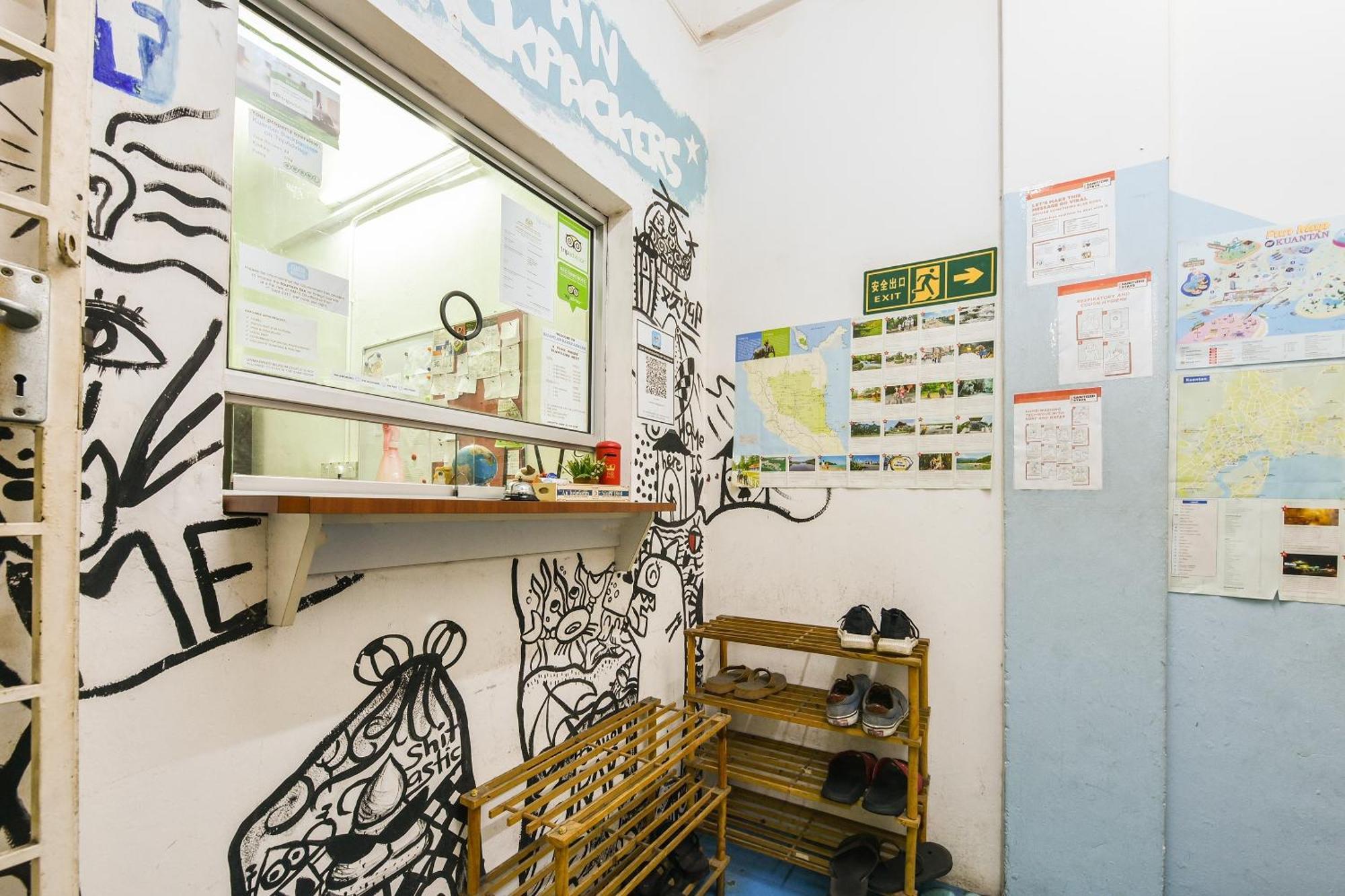 Spot On 89872 Kuantan Backpackers Hotel Ngoại thất bức ảnh