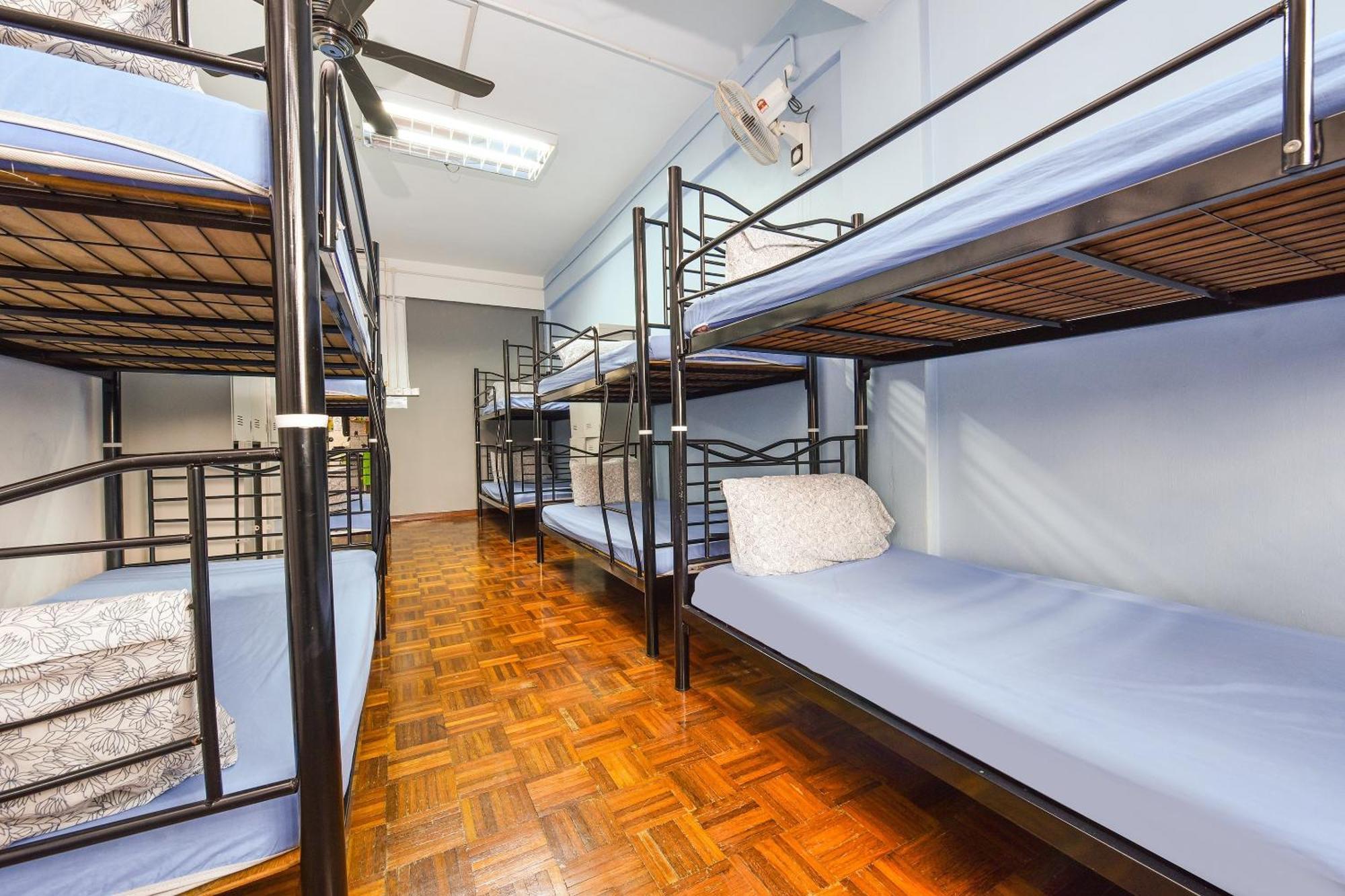 Spot On 89872 Kuantan Backpackers Hotel Ngoại thất bức ảnh